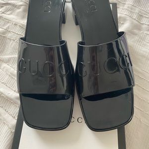 AUTHENTIC GUCCI JELLY SANDALS SZ. 8.5